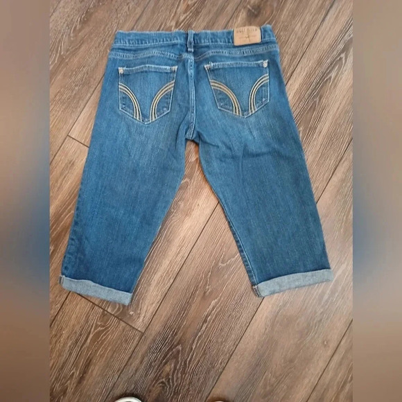 Hollister Blue Denim Bermuda Shorts Juniors Size 5 - Picture 3 of 9